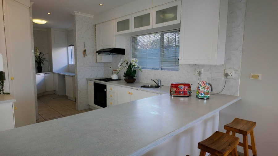 4 Bedroom Property for Sale in Middedorp Western Cape